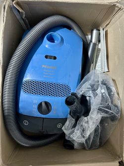 NEW Miele Classic C1 Vacuum in Blue
