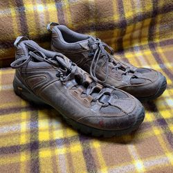Men’s hiking shoes Vasque leather size 12