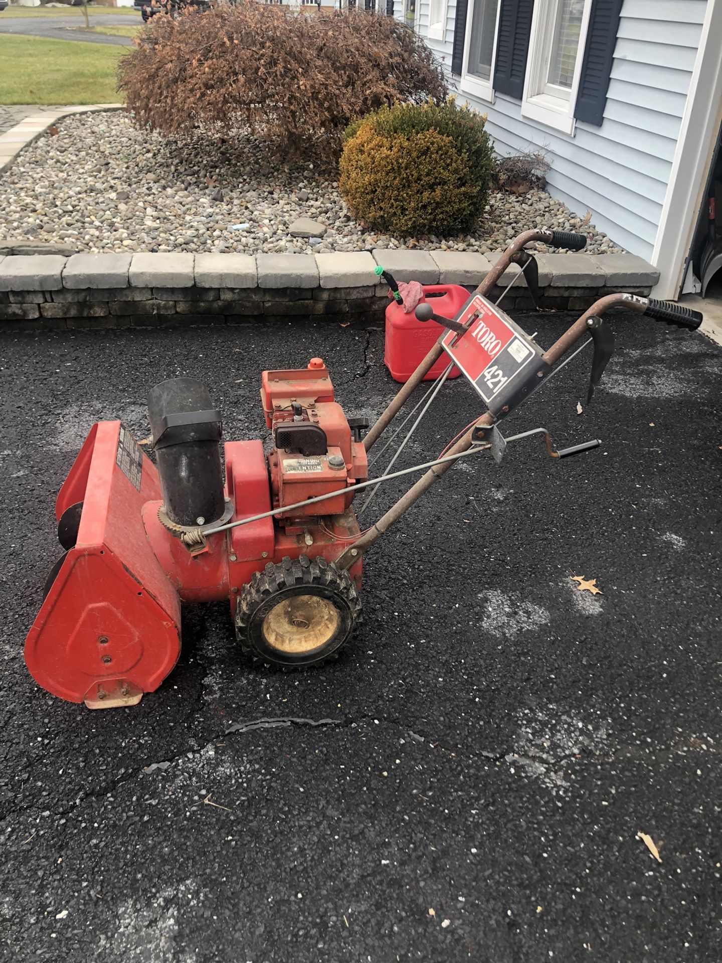 Toro 421 Snow blower