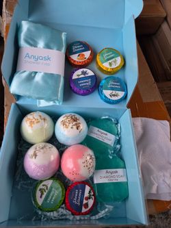 New 12 pc Bath balm!! Sealed in box!Perfect Gift!!