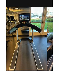 Life fitness treadmill