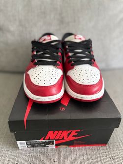 Jordan 1 low Chicago size 9 Men