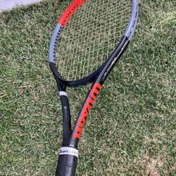 Wilson Clash 100 Tour V1.0. Tennis Racket