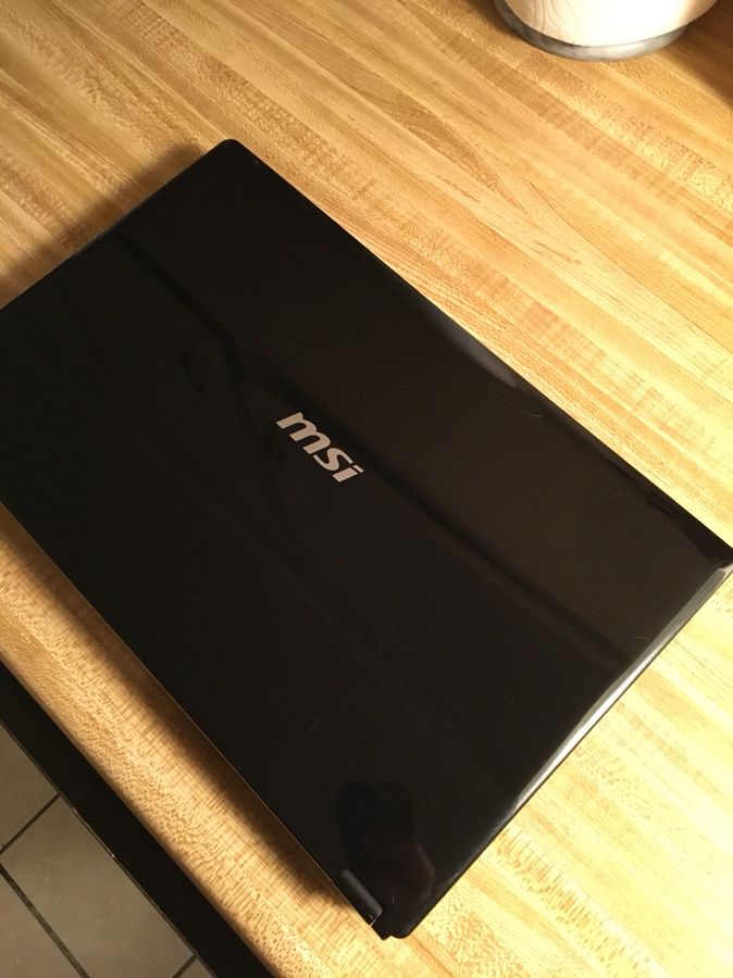 Laptop MSI A4000