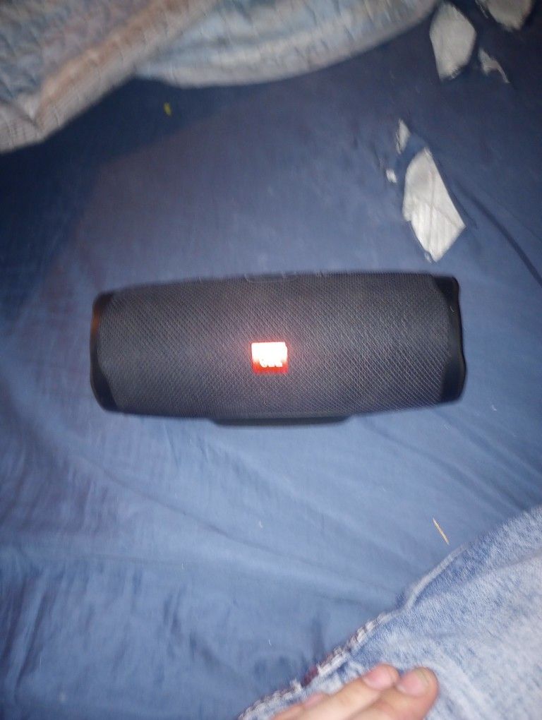 JBL Charger 4