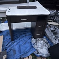 Nail Tech desk