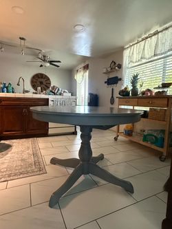 Round Pedestal Dining Table Gray