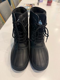 **SNOW BOOTS**