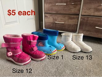Like new kids girls boots rain snow boots size 12 13 1