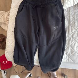 Black Nike Tech Joggers Size Small Hoodie Size Medium 