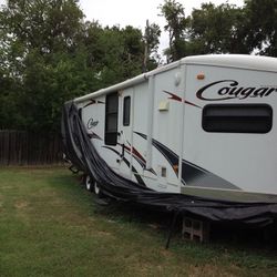 2010 traveling trailer. Never Used