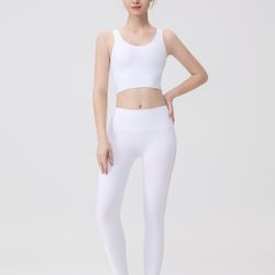 Lululemon vest set (gold logo)