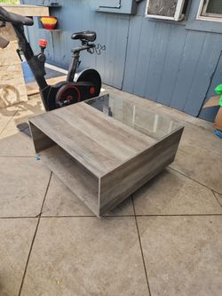 Free center table