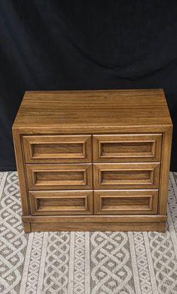 Vintage oak 3 drawer dresser / side table