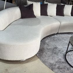 Curse Sectional Sofa with Pillows 