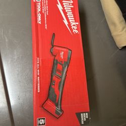 Milwaukee Multi Tool M18