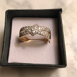 Crystal And GoldtoneRing Size 7