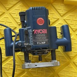 Ryobi 1-3/4 HP Variable Speed Plunge Router