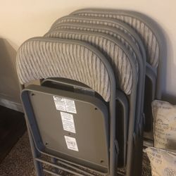 Selling 6 Stackable Chairs