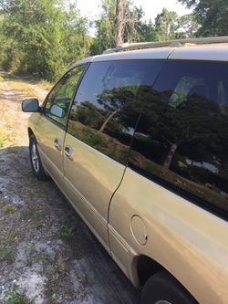 2000 Chrysler Town and Country