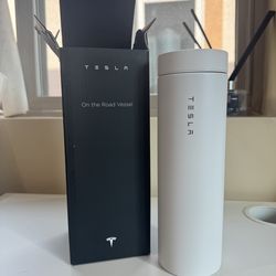 NEW Tesla 22oz “On the Road” Vessel White (In Box)