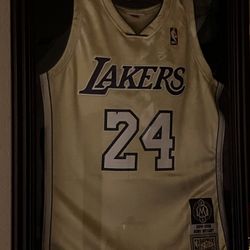 Kobe Bryant Hall of Fame jersey brand new in Jersey case