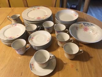 Fine china set for 6 people