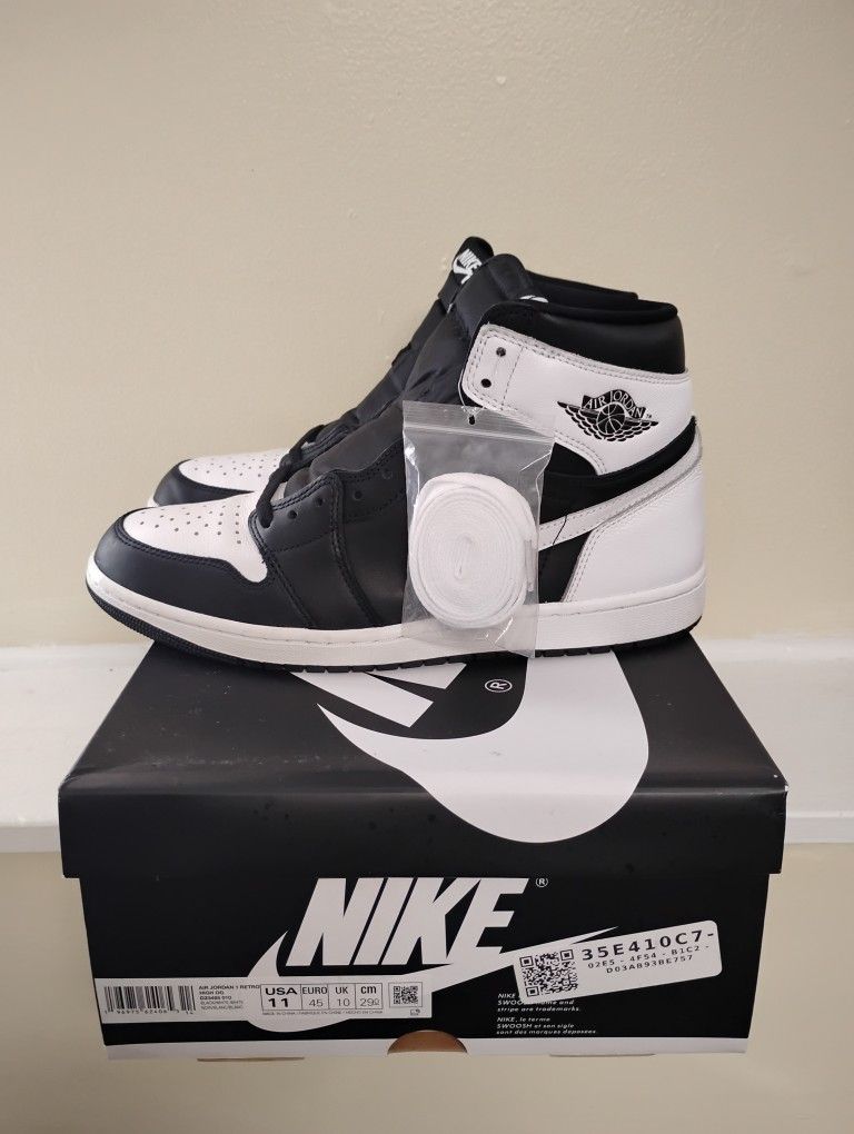 Deadstock Jordan Retro 1 Blk/Wht Size 11 Comes With Original Receipt 