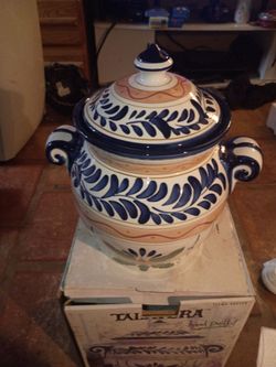 Talavera biscuit jar