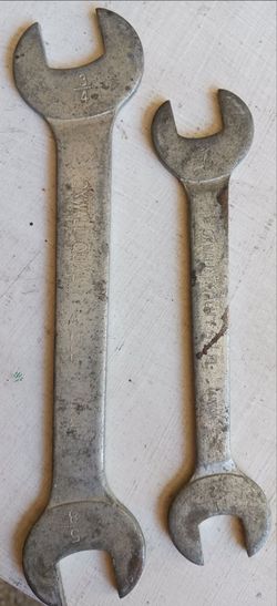 2 VINTAGE OXWALL QUALITY WRENCHES