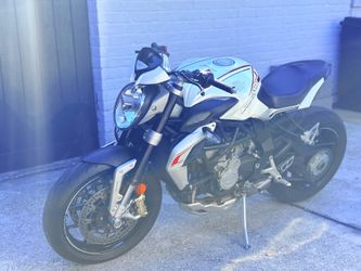 2015 MV Agusta Dragster 800R