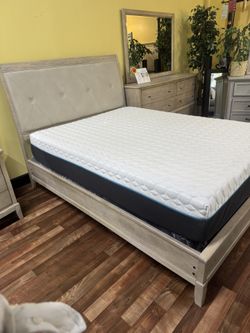 Cove Queen Bed