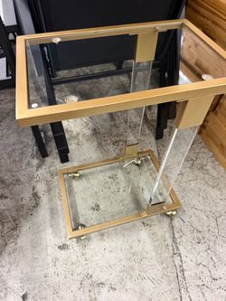 Small glass rolling table 📍$ 25