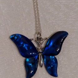 BEAUTIFUL BUTTERFLY PENDANT 🦋NECKLACE 