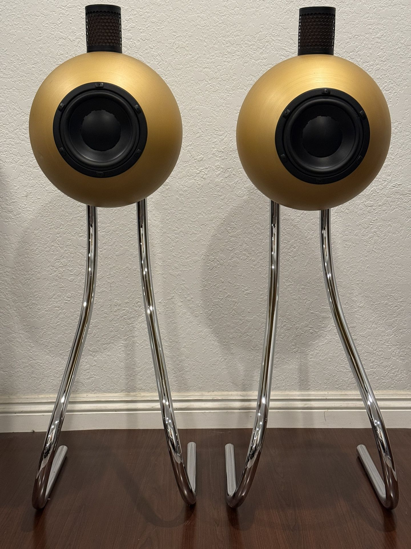 GALLO Acoustics Nucleus Solo Loudspeakers W/ Beautiful Chrome Barcelona Stands  