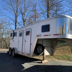 2 Horse Trailer 