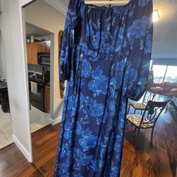 Amazing Maxi Dress With Opened Shoulders Size M