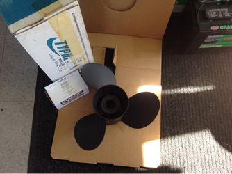 Mercury, Typhoon, #TA2018 13-3/4" x 21"p 3B RH Alum, Black diamond propeller Includes Mercury Flo-Torą II hub kit 835257K 1 with this propeller