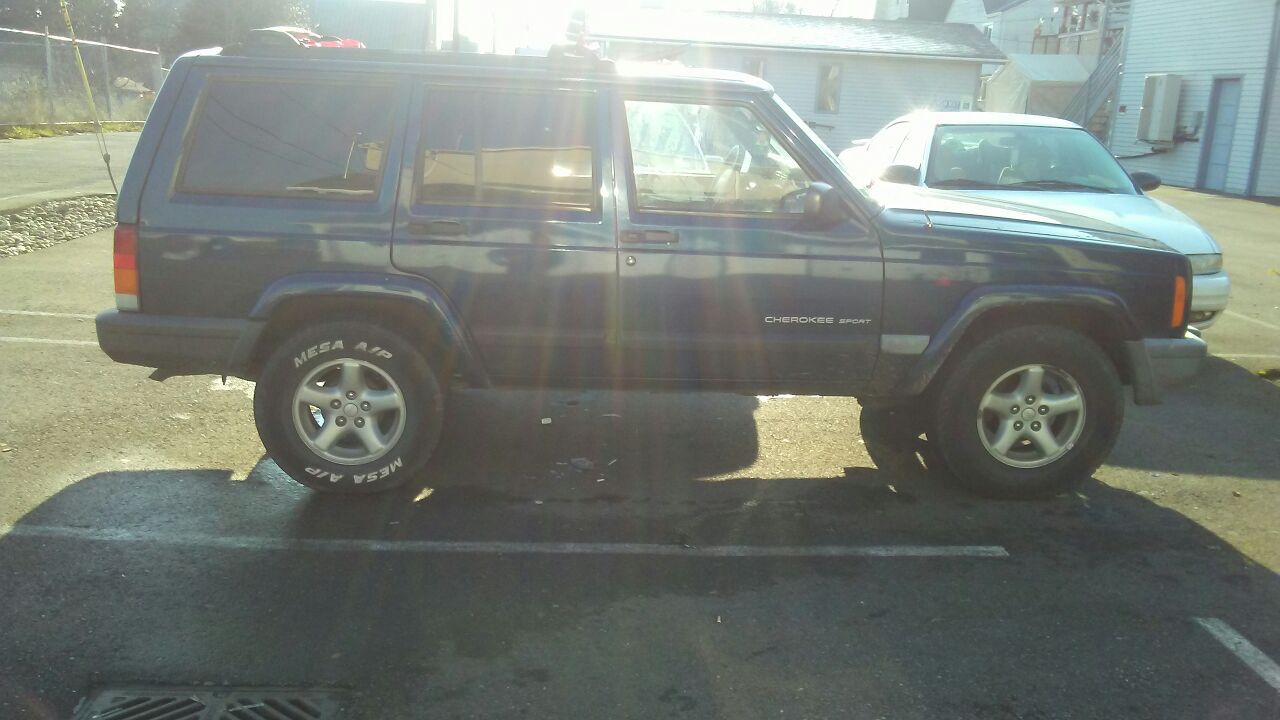 01 jeep Cherokee sport 2x4.