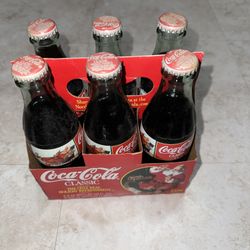 Coca Cola Christmas 1996 Edition Coke Bottles Santa 6-Pack 8 Oz. FULL
