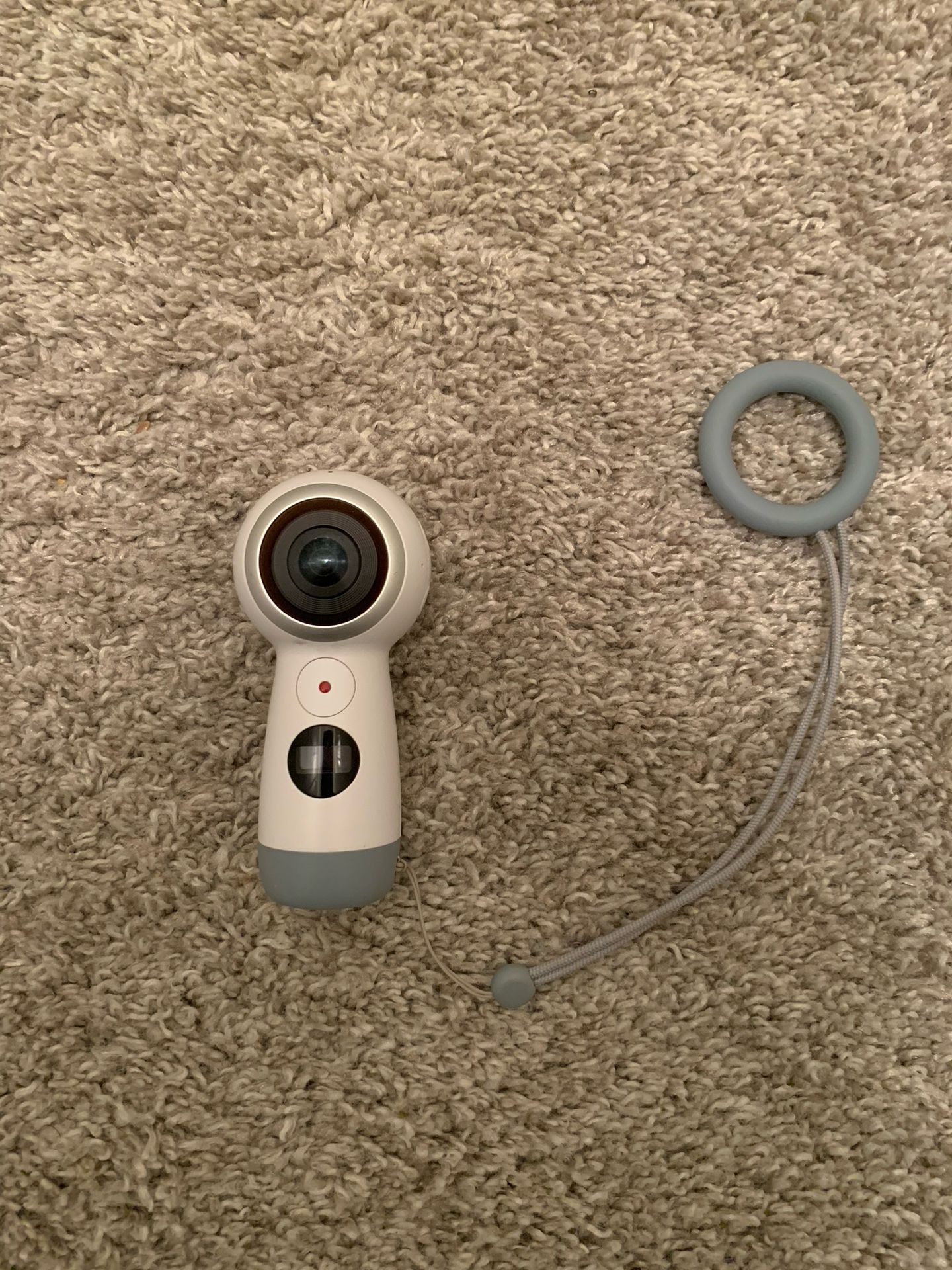 Samsung Gear 360 Camera (Full 360° VR Video & Photos)