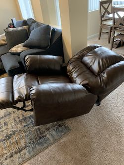 Mathis brothers recliner