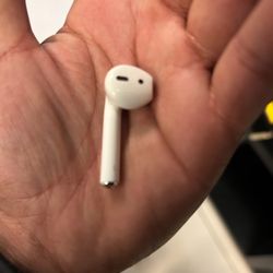 AirPod Left Ear 