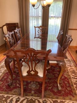 Thomasville Formal Dining Room Table/Chairs and China Cabinet