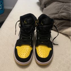 Men’s Air Jordan Retro 1 Mid Premium