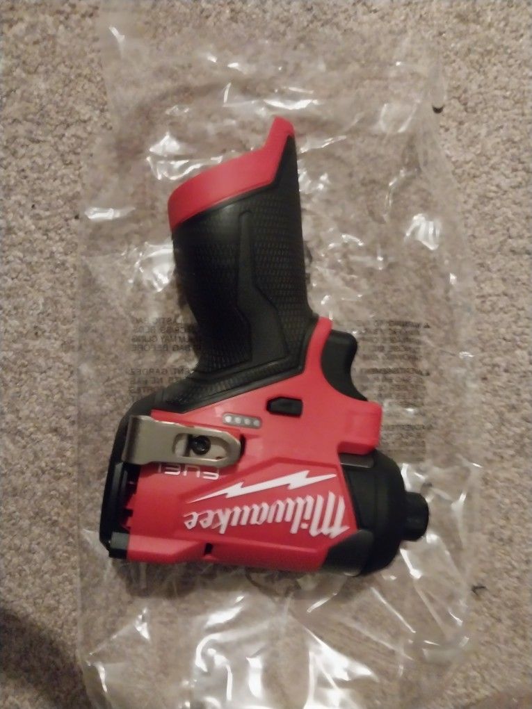 Milwaukee M12 Fuel Impact Driver
