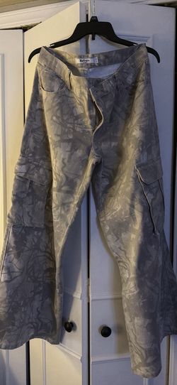 Junior’s camo cargo pants