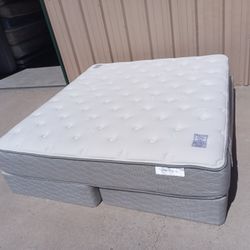 Serta King Mattress And Box Spring 