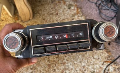 Vintage car radio