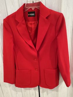 Women’s red Russ Vintage  Blazer size 8- Great for the holidays!! Has buttons & 2 outside pockets